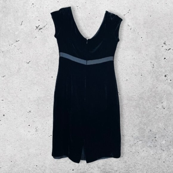 Bloomingdale's Mini Dress Velvet Silk Blend V-Neck‎ Back Zip Sleeveless Black 6P - Picture 2 of 7